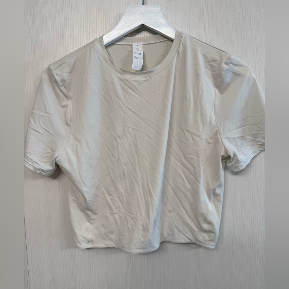Lululemon cropped tee